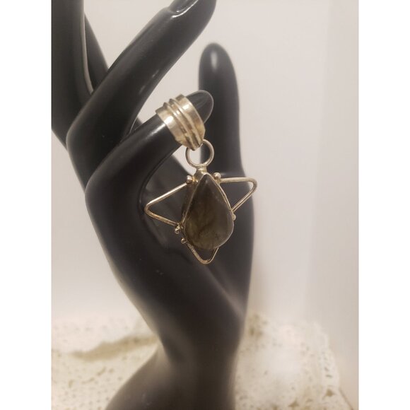 Dark Labradorite Vintage Teardrop Pendant Hand Crafted Un Marked Silver - Picture 1 of 10